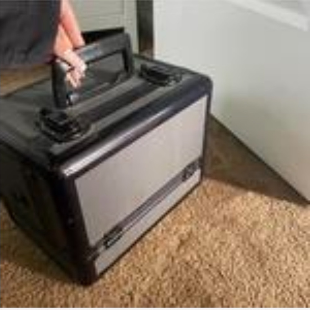 Mac Makeup Case - image 2